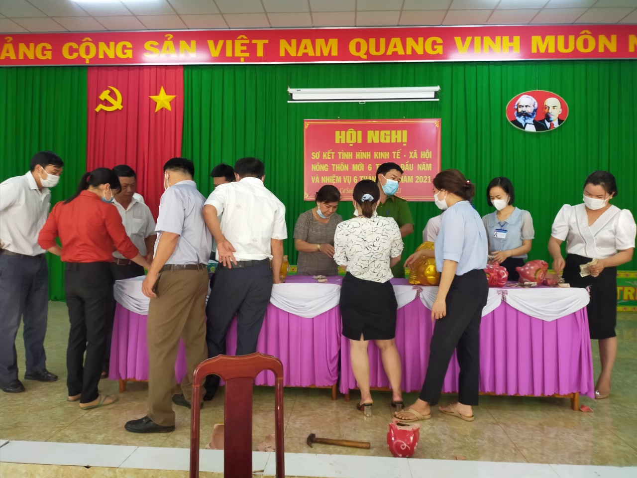 Hội nghị sơ kết 6 tháng đầu năm về KTXH - NTM - phát động quỹ vacxin phòng chống Covid - 19